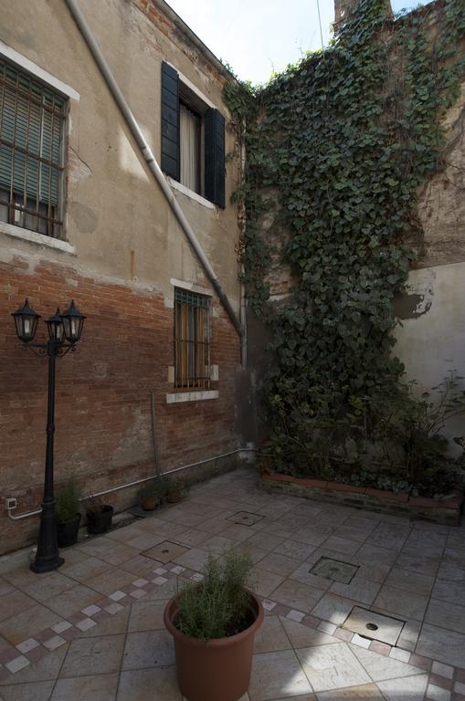 Al Portico Guest House Venesia Bagian luar foto